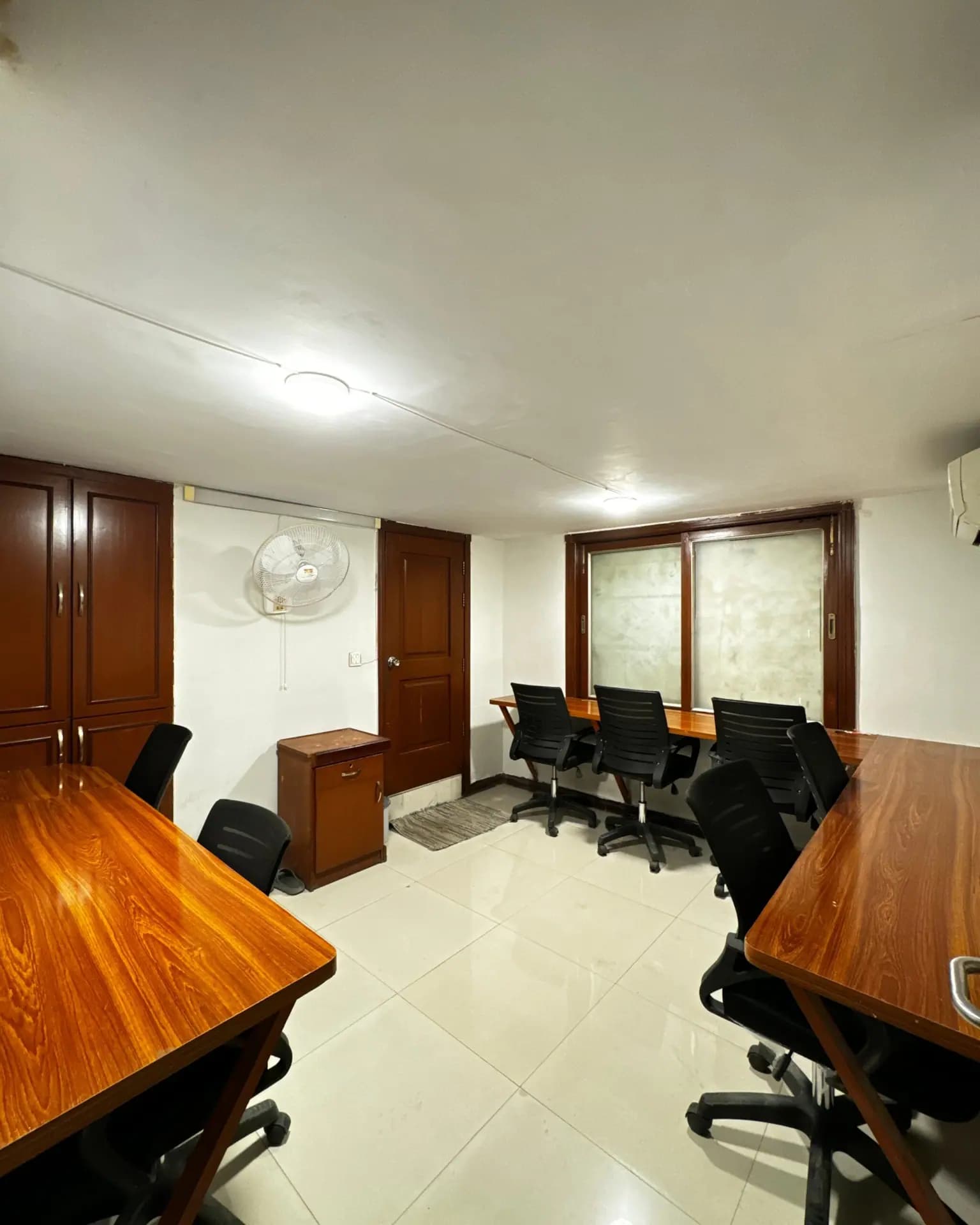 Room 3 in Suite 607
